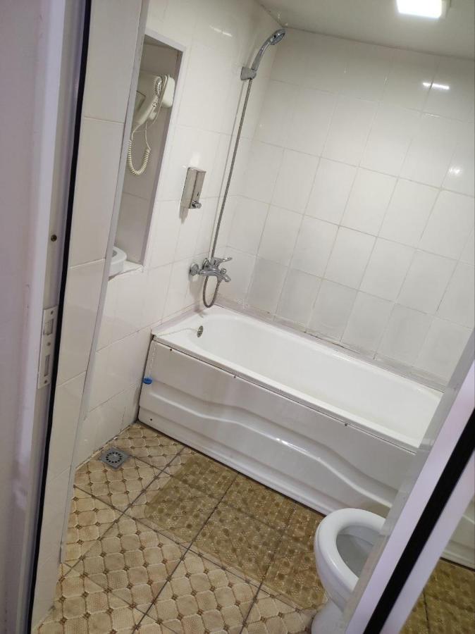בוקורו Umar Hotel In The Old City מראה חיצוני תמונה